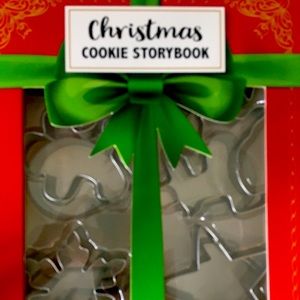 Michaels Christmas cookie cutter storybook set. NEW never opened